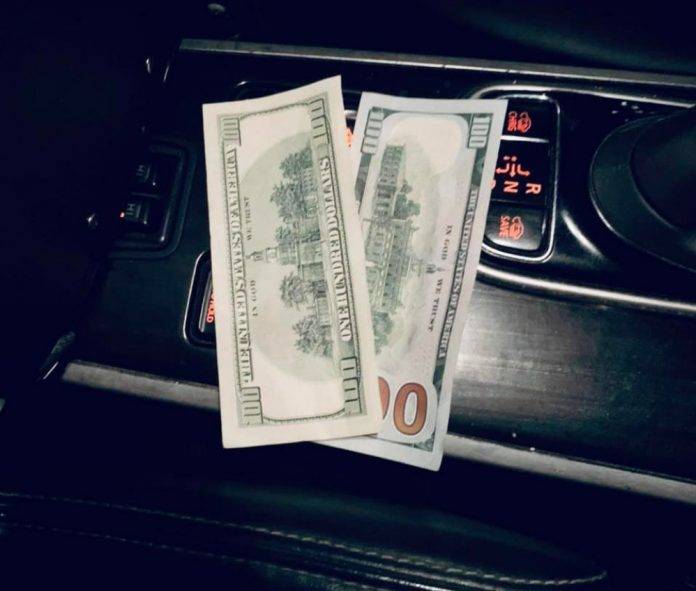 На Яремчанщині п'яний водій хотів за 200 доларів