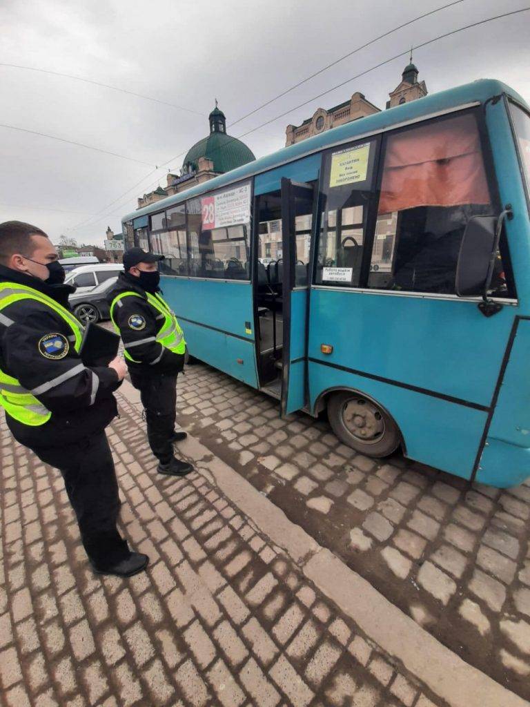 У Франківську хамовитий водій маршрутки образив та принизив матерів загиблих бійців ФОТО