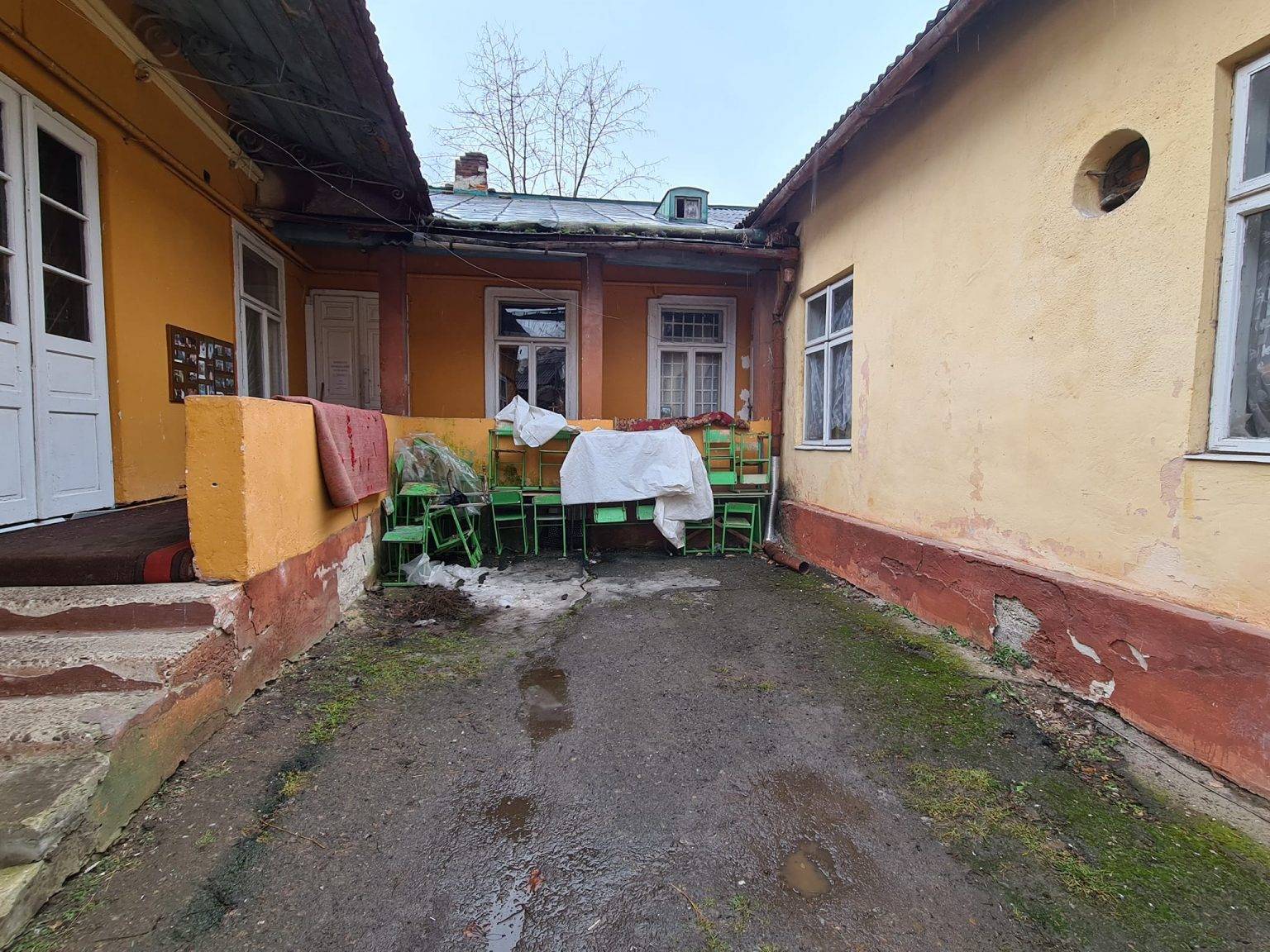 Московського Патріархату,по вулиці Чорновола,дитячий садок