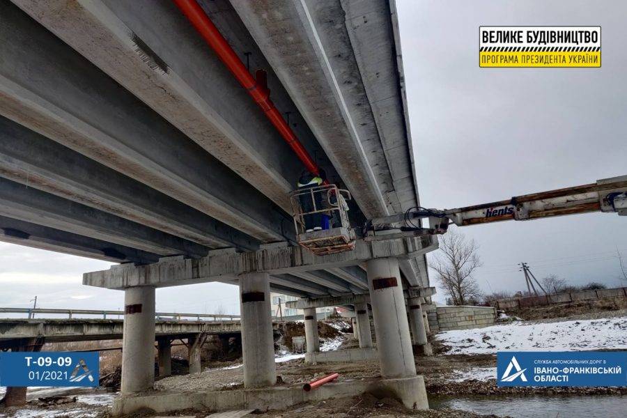 На Франківщині продовжується будівництво мосту через річку Рибниця