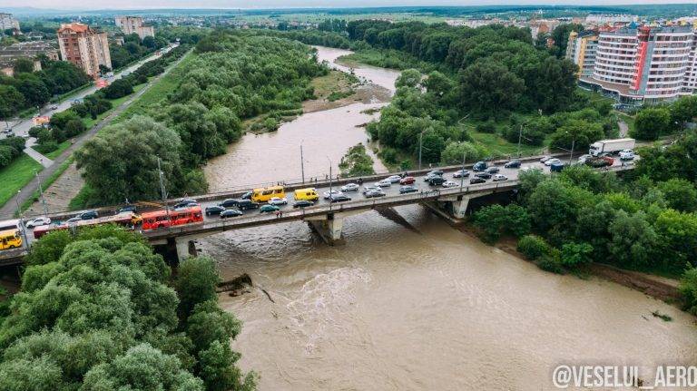 Капітального ремонту старого пасічнянського мосту наразі не буде