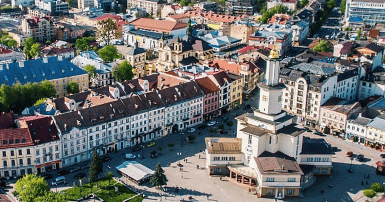 Цьогоріч у Франківську проведуть поточний ремонт площі Ринок