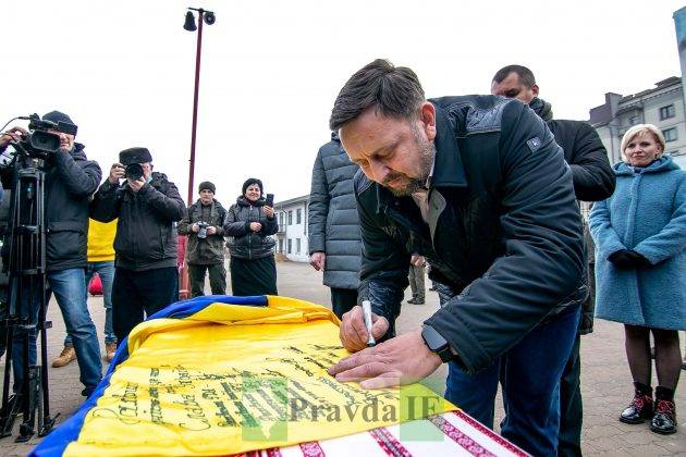 Зустріли з оркестром: до Франківська прибув Поїзд Єдності ФОТОРЕПОРТАЖ