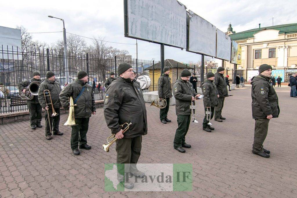 Зустріли з оркестром: до Франківська прибув Поїзд Єдності ФОТОРЕПОРТАЖ