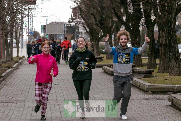 У Франківську забігом гідності відзначили День пам’яті Героїв Небесної Сотні ВІДЕО та ФОТО