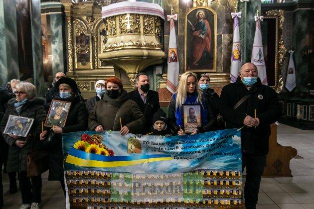 В Івано-Франківську панахидою вшанували пам'ять захисників України ФОТОРЕПОРТАЖ