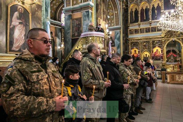 Франківчани урочистою ходою та віче вшанували пам'ять Небесної Сотні та сьому річницю битви за Дебальцеве ФОТОРЕПОРТАЖ