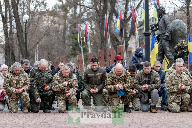 Франківчани урочистою ходою та віче вшанували пам'ять Небесної Сотні та сьому річницю битви за Дебальцеве ФОТОРЕПОРТАЖ