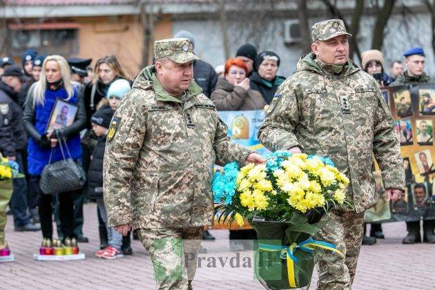 Франківчани урочистою ходою та віче вшанували пам'ять Небесної Сотні та сьому річницю битви за Дебальцеве ФОТОРЕПОРТАЖ