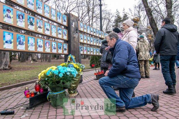 Франківчани урочистою ходою та віче вшанували пам'ять Небесної Сотні та сьому річницю битви за Дебальцеве ФОТОРЕПОРТАЖ