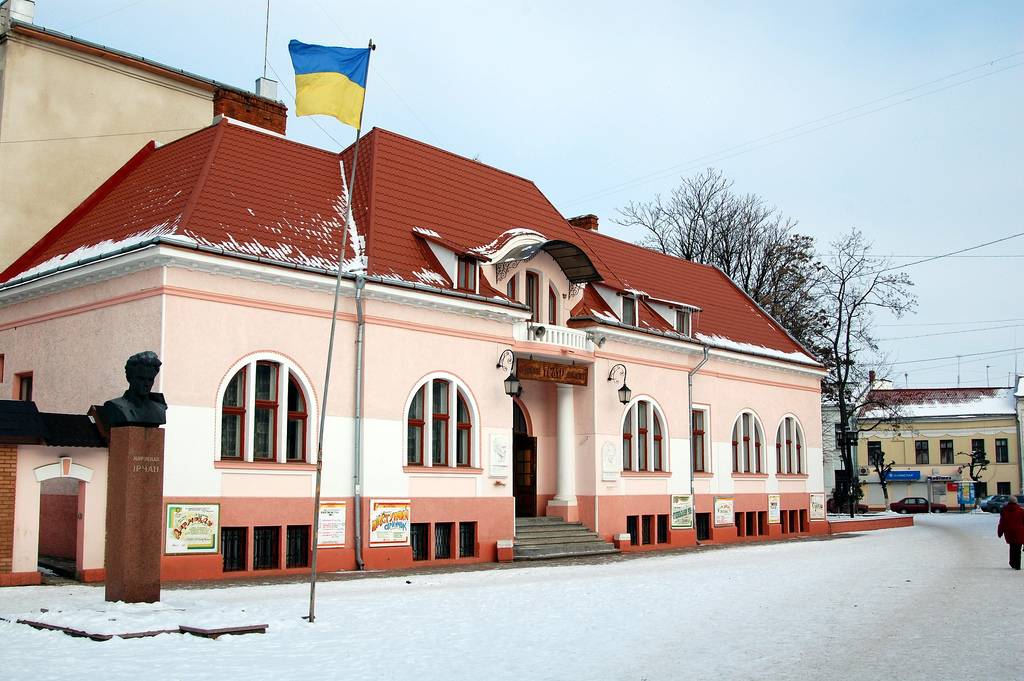 Мешканці Коломиї мають нагоду сходити в театр за “ковідну тисячу” ВІДЕО