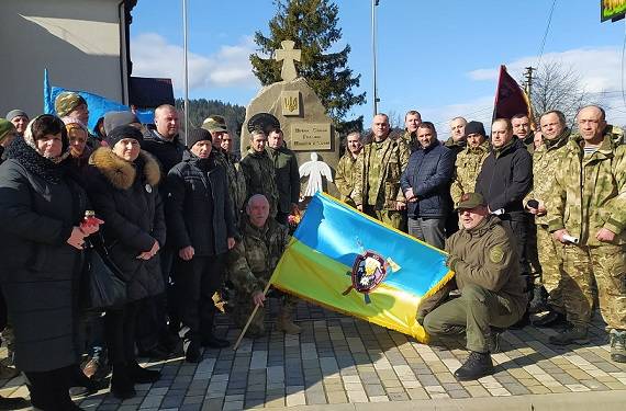 На Франківщині відкрили пам'ятник Героям Небесної Сотні ФОТО