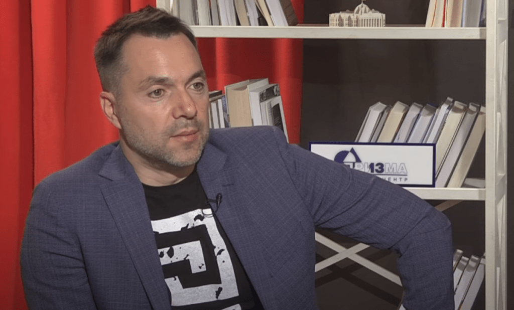 Арестович розповів скільки строковиків Росії знаходиться у полоні в Україні