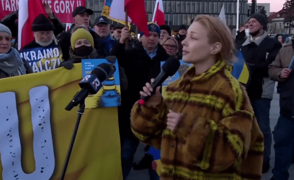 "Ви у рабстві, а ми вільні": Відома співачка Тіна Кроль звернулася до росіян на мітингу у Варшаві ВІДЕО