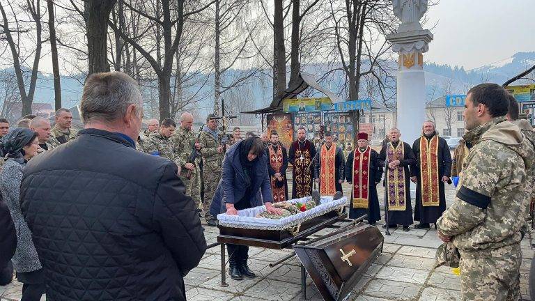 На Верховинщину привезли тіло полеглого напередодні Владислава Білитчука