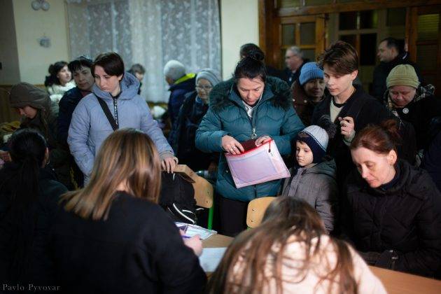 До Франківська приїхали сотня переселенців, евакуйованих з гарячих точок з-під Києва ФОТО