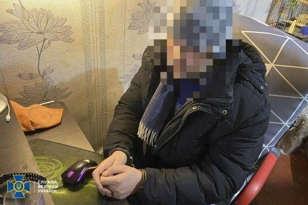СБУ затримала хакера, який забезпечував російським окупантам мобільний зв’язок в Україні ФОТО