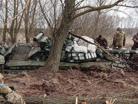 На Чернігівщині ЗСУ знищили танкову колону окупантів, яка проривалася до Києва ФОТО