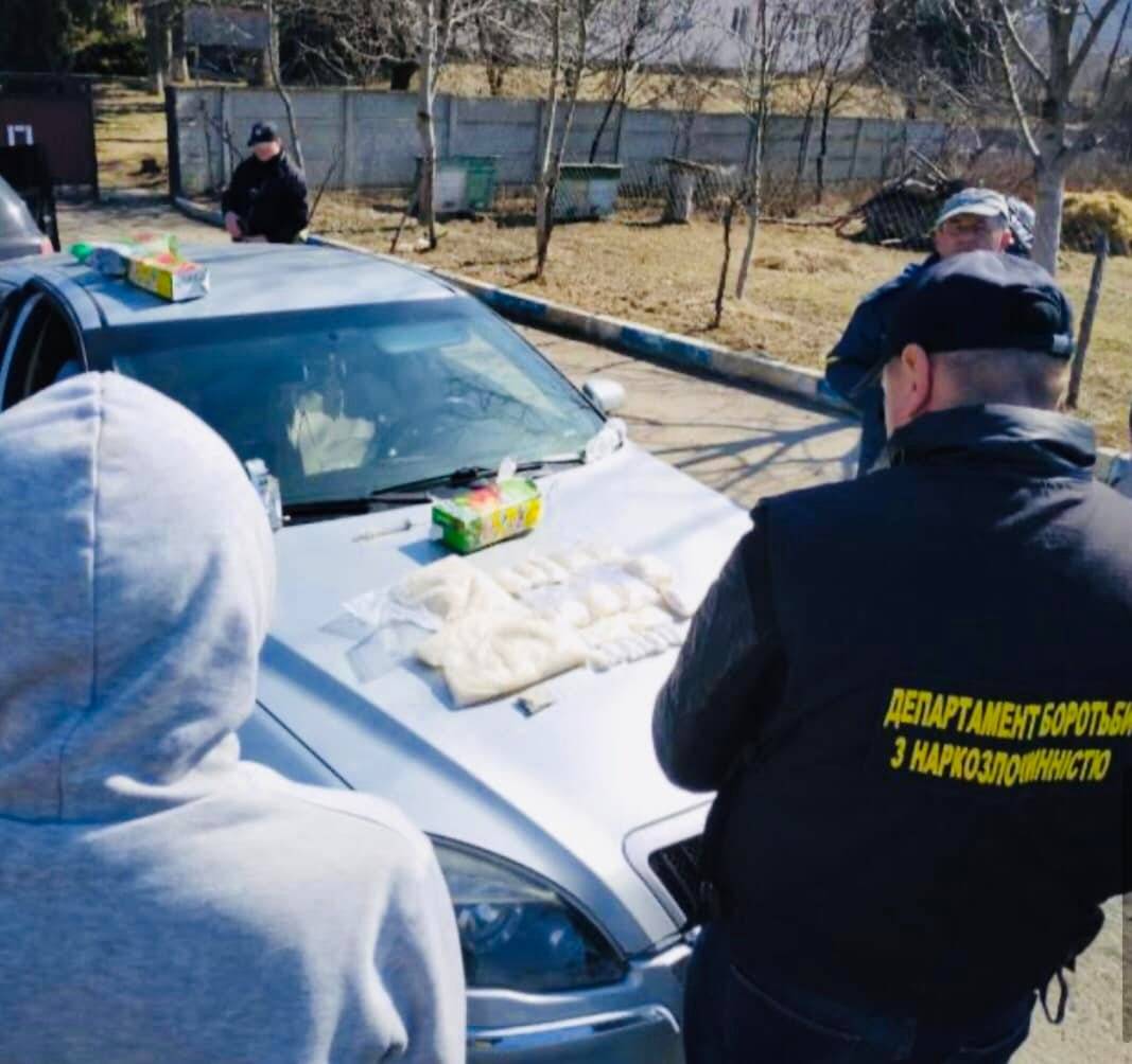 на Франківщині затримали наркодилера,Перевозив наркотиків на 10 мільйонів гривень,наркодилер з Миколаєва