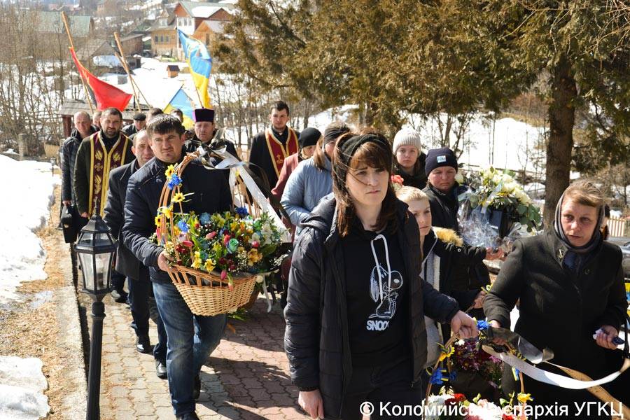 На Яремчанщині попрощалися із Героєм, який загинув на війні ФОТО