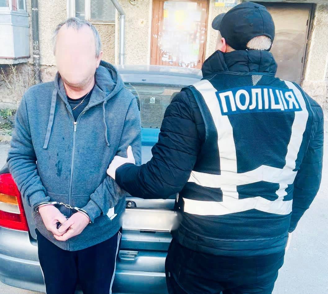 Майже пів кілограма канабіса вилучили правоохоронці у двох франківців,наркотики у франківську,поліція вилучила наркотики