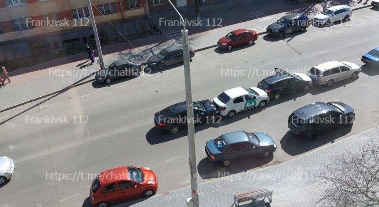 У Франківську трапилася ДТП за участю 4-х авто ФОТОФАКТ