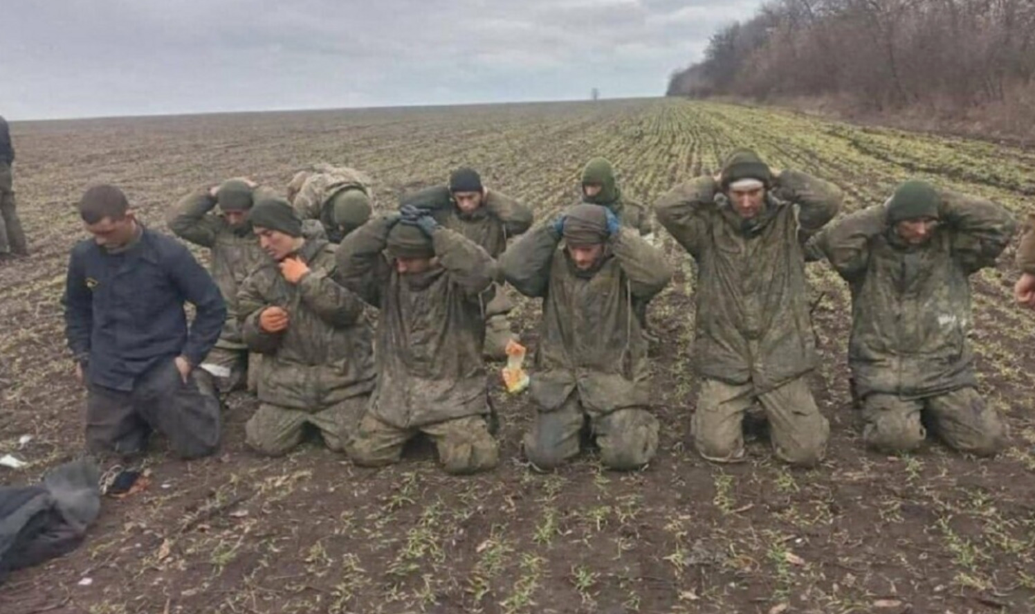 Російські окупанти шукають «українські патрони», щоб ними прострелити собі кінцівки і потрапити в госпіталь