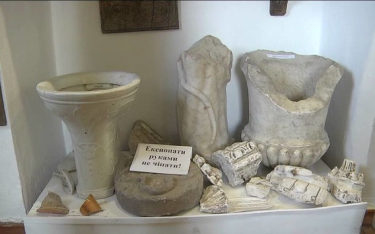 Вкрали навіть старовинний унітаз: росіяни розграбували музей-заповідник на Запоріжжі￼