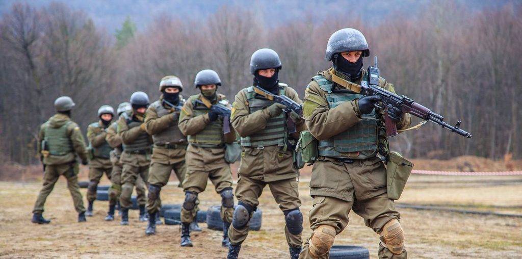 Стрілецькому батальйону, який формують в Івано-Франківську, потрібні автобуси та бронежилети