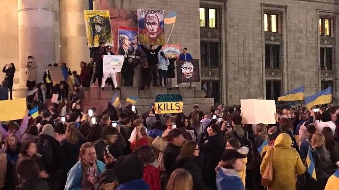 У Варшаві тисячі людей вийшли на мітинг в день візиту Байдена