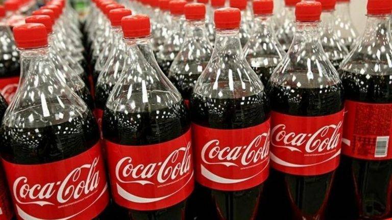 Компанія Coca-Cola все ж таки вирішила зупинити свою діяльність у РФ