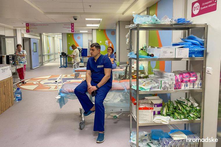 «Вони ж не будуть бомбити хворих дітей, правда?» Репортаж із Охматдиту — найбільшої дитячої лікарні в Україні