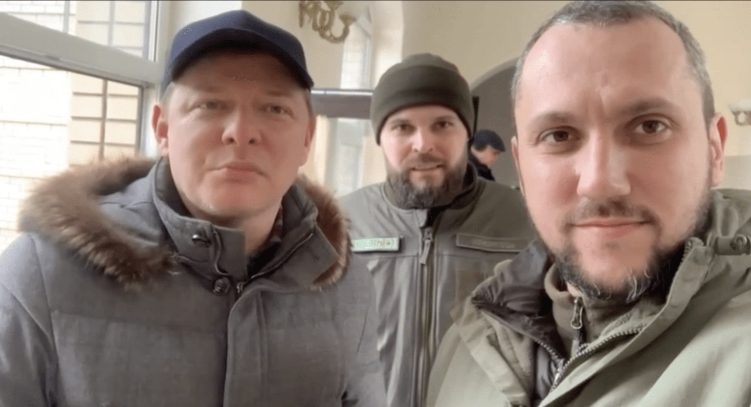 Олег Ляшко з соратниками вломився у квартиру Іллі Киви ВІДЕО