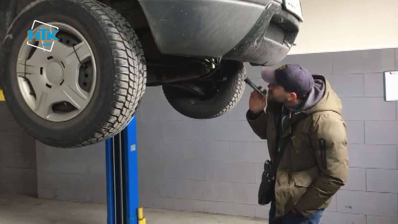 На Франківщині автомеханіки-волонтери проводять техогляд та ремонт машин для фронту ВІДЕО