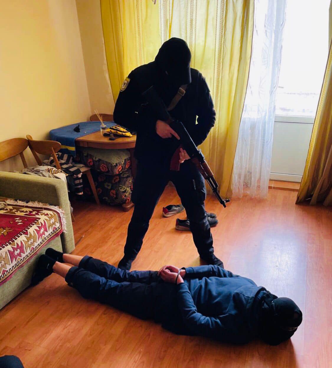 спіймали групу молодиків,магазинні злодії,крадіжка на франківщині