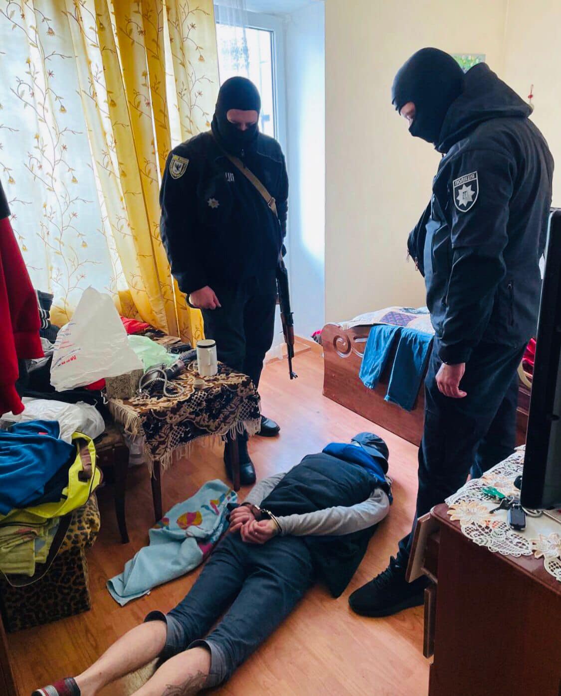 спіймали групу молодиків,магазинні злодії,крадіжка на франківщині