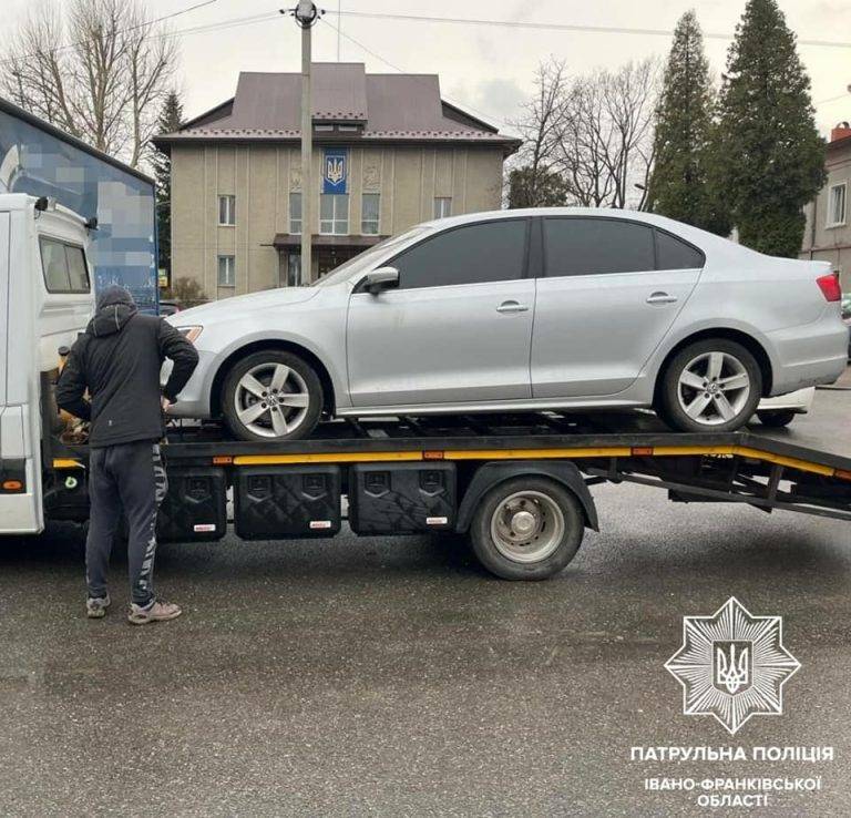 У Франківську патрульні виявили двох п'яних водіїв без прав