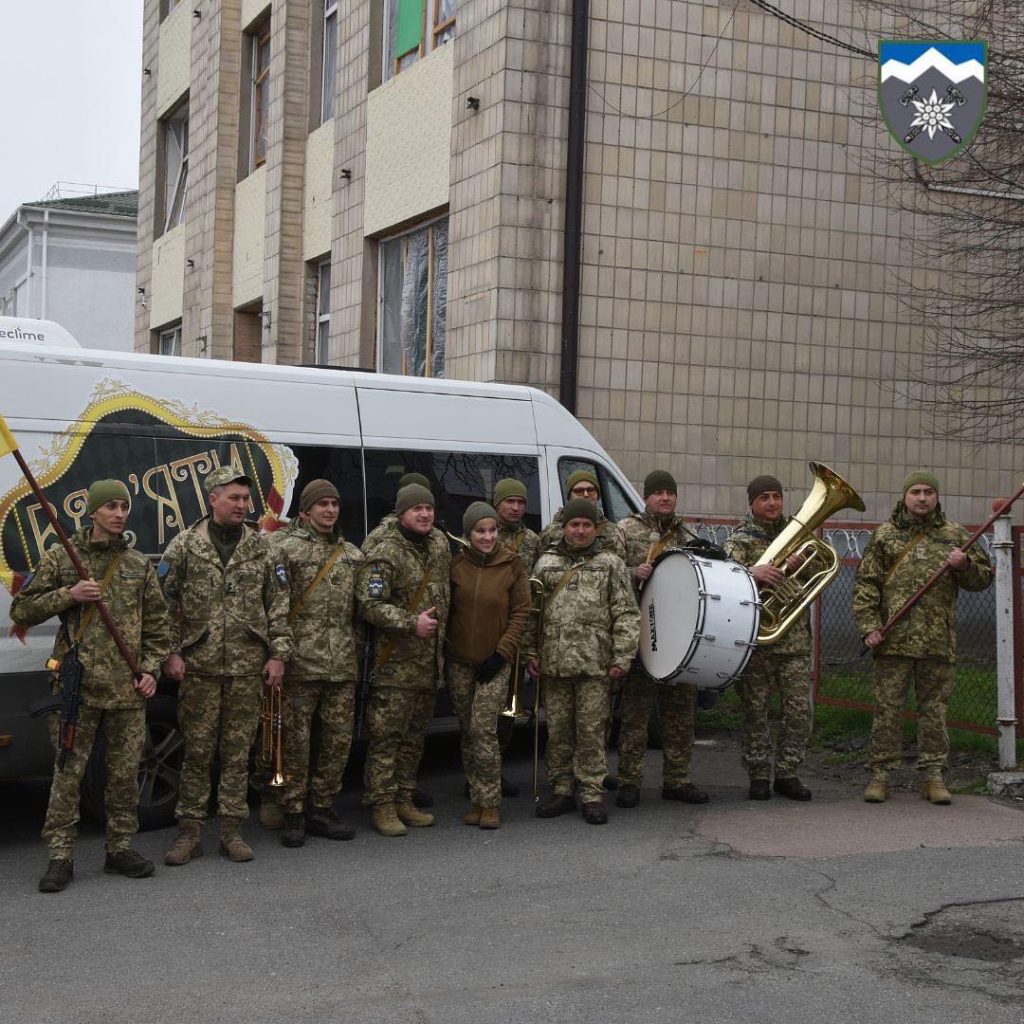 едельвейси дали концерт,Концерт Едельвейсів у місті Малин,оркестр десятої гірсько-штурмової бригади “Едельвейс”