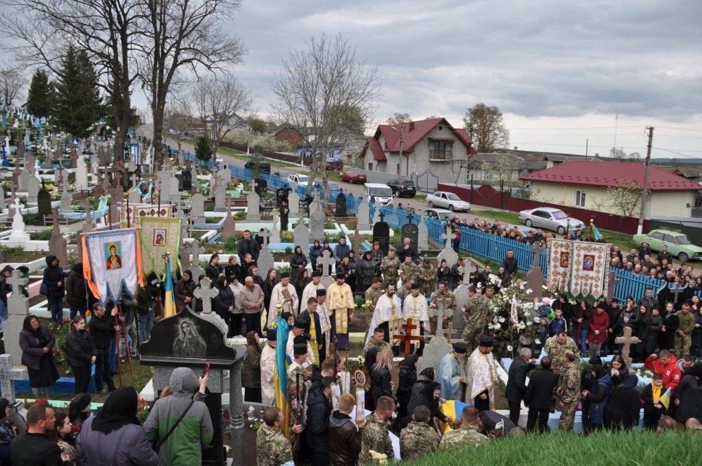 На Франківщині попрощалися з молодим Героєм Степаном Романюком ФОТО,похорон Степана Романюка