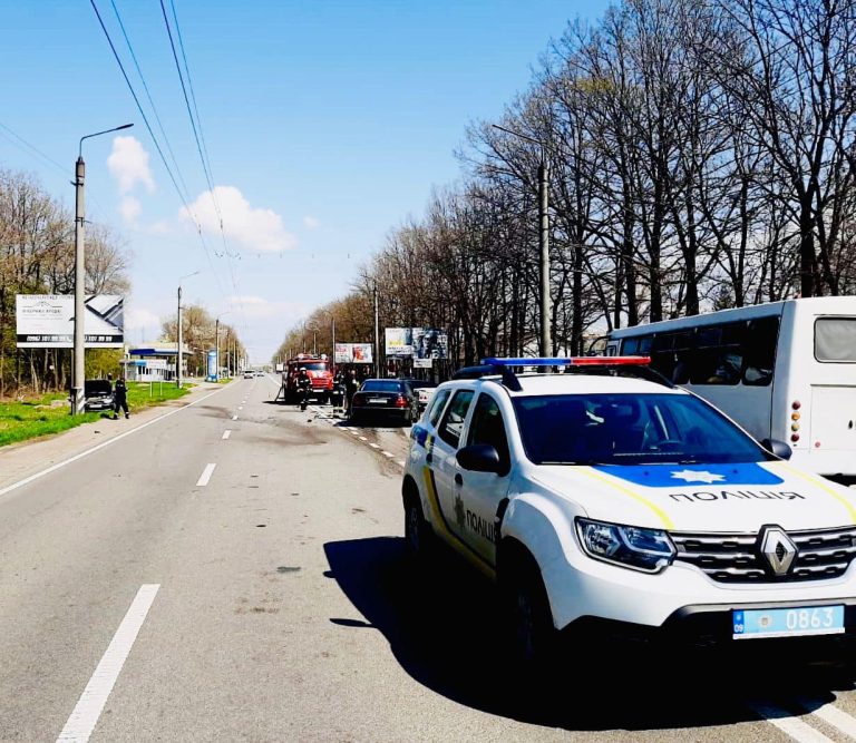 У поліції розповіли деталі ДТП, в якій травмувалися водій та пасажирка