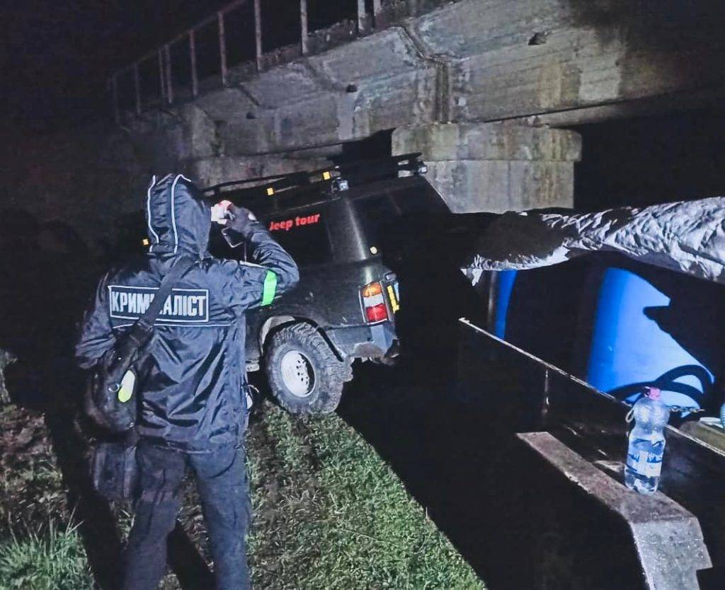 "На гарячому": поліція упіймала чоловіків, які крали дизпаливо ФОТО