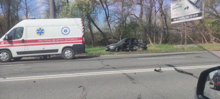 Неподалів Франківська зіштовхнулись два авто, ймовірно, є потерпілі