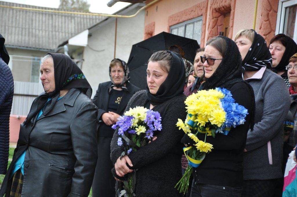 На Франківщині попрощалися з молодим Героєм Степаном Романюком ФОТО,похорон Степана Романюка