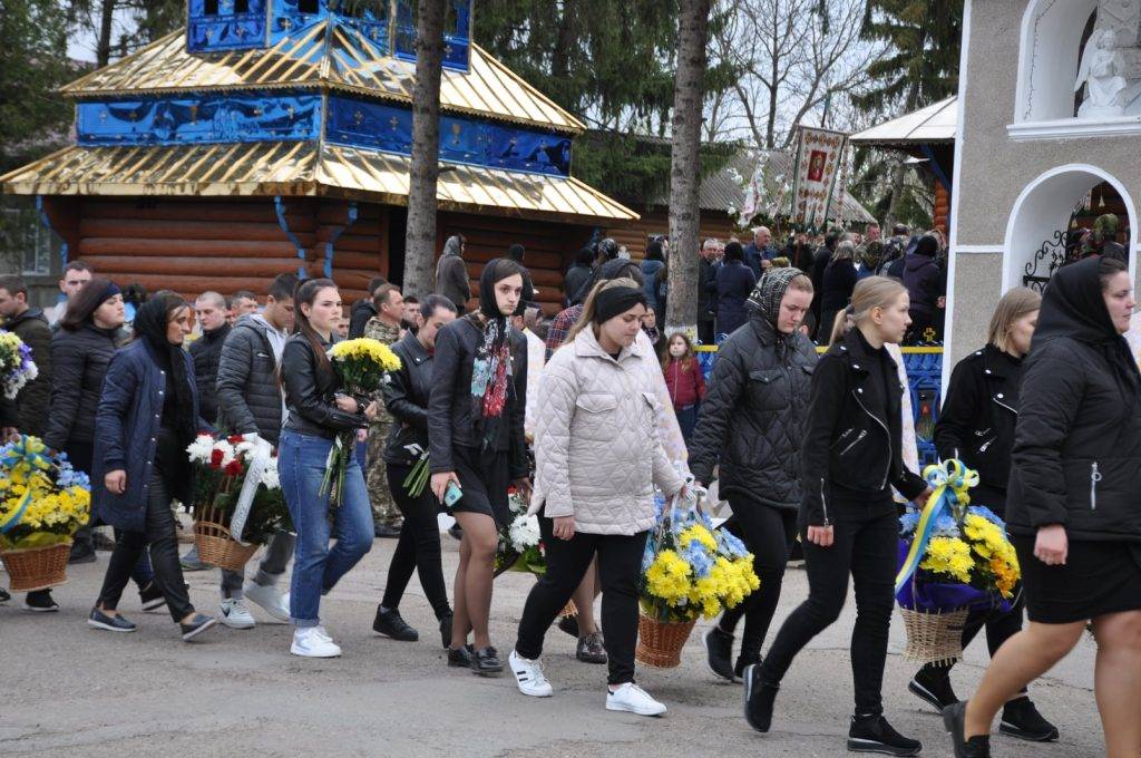 На Франківщині попрощалися з молодим Героєм Степаном Романюком ФОТО,похорон Степана Романюка