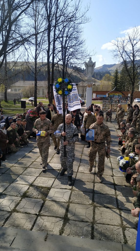 На Верховинщині попрощалися з загиблим на війні Андрієм Дідківським ФОТО