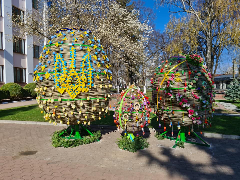 Снятин отримав великодні шати