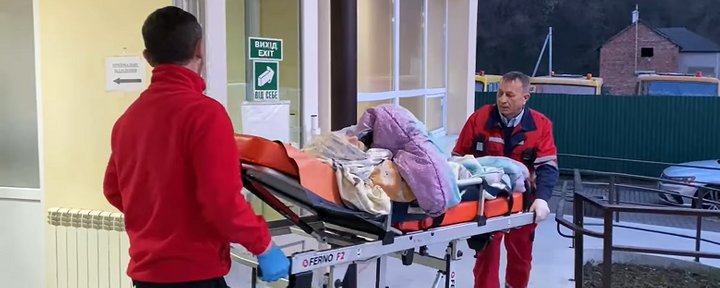 У Галицькій лікарні перебувають пацієнти зі східних областей, яких евакуювали волонтери ФОТО