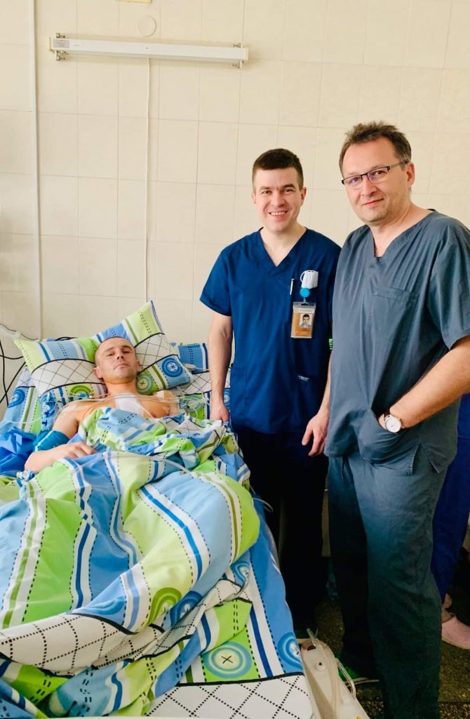 В Івано-Франківську лікарі провели унікальну кардіологічну операцію ФОТО