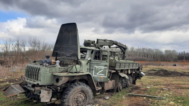 Знищено пів сотні окупантів, вертоліт та низку техніки: ЗСУ відбили 4 атаки на Сході