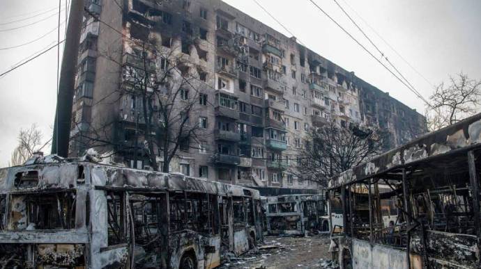 В лікарні Маріуполя, від рук окупантів, живцем згоріло 50 людей - міський голова